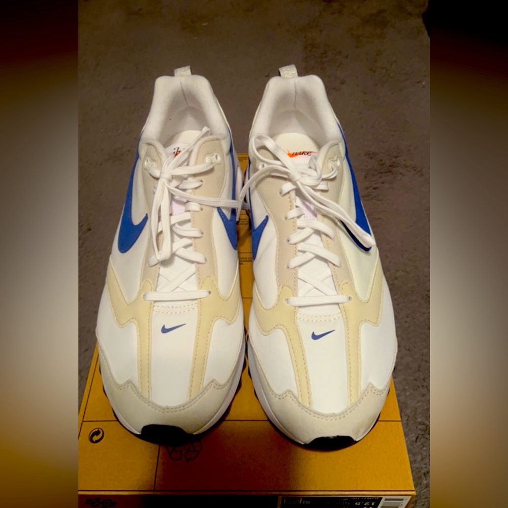 Nike Air Max Dawn Royal-Light Bone Size 11- New